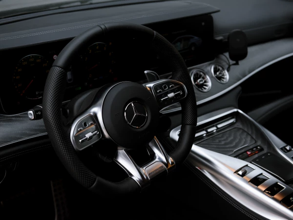 Интерьер Mercedes-Benz AMG GT
